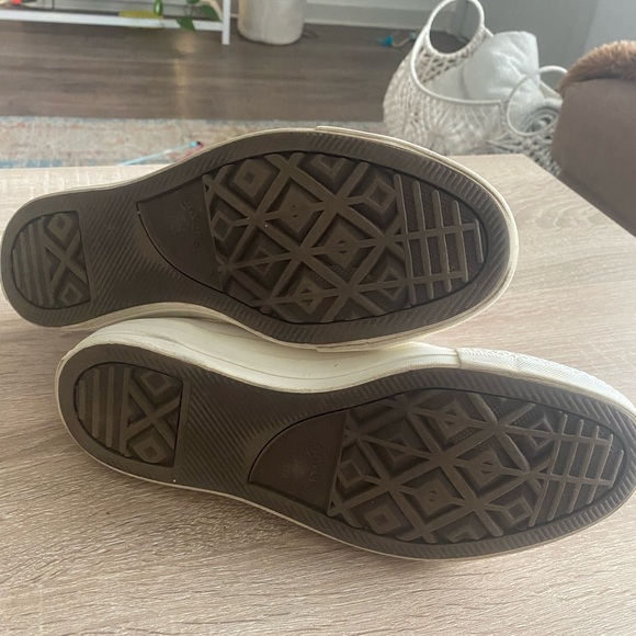 Embroidered Converse - Picture 5 of 6